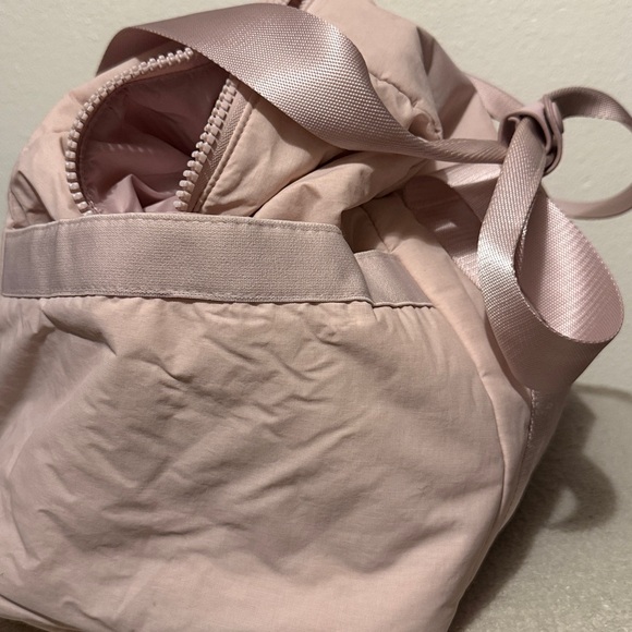 BagSmart Soft Pink Travel Bag - Picture 8 of 10